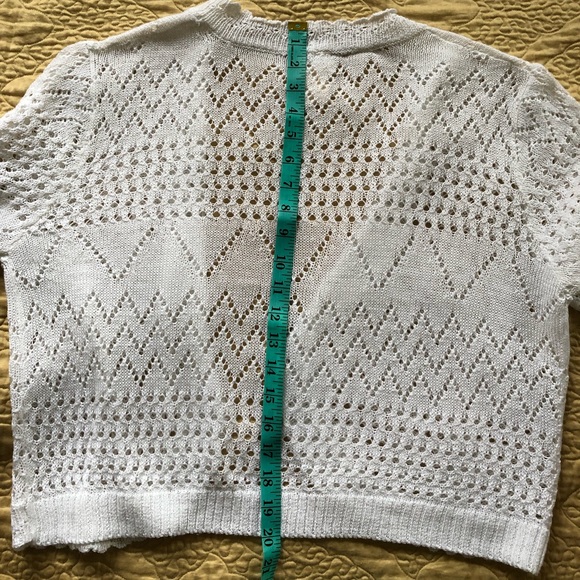 SWEET KIZZ White Lace open Bolo Cardigan. Perfect for final accent in Lace. - Picture 5 of 7
